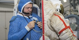 Космонавты готовы к работе в скафандрах «Орлан-МКС»