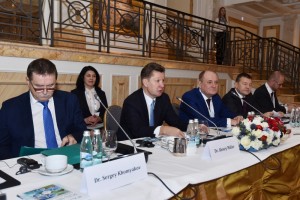 Алексей Миллер провел заседание Президиума Международного делового конгресса