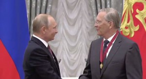В.В. Путин вручил орден директору ОИЯИ